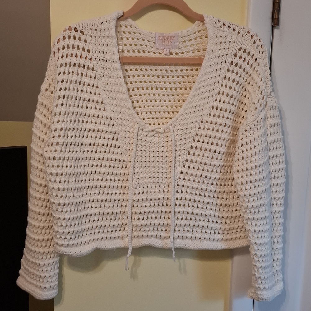 Audrey Parks sz L, open weave, crop sweater in cream. Scoop neck .